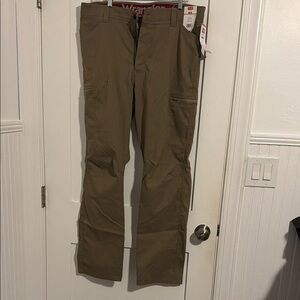 NWT Wrangler Men's Khaki Cargo Pants 36 x 32